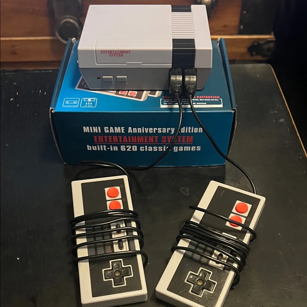MINI ANNIVERSARY EDITION ENTERTAINMENT CONSOLE 620 GAMES